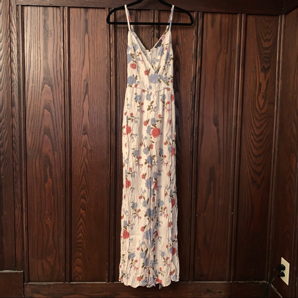 NWT American eagle floral jumpsuit with slits on each leg